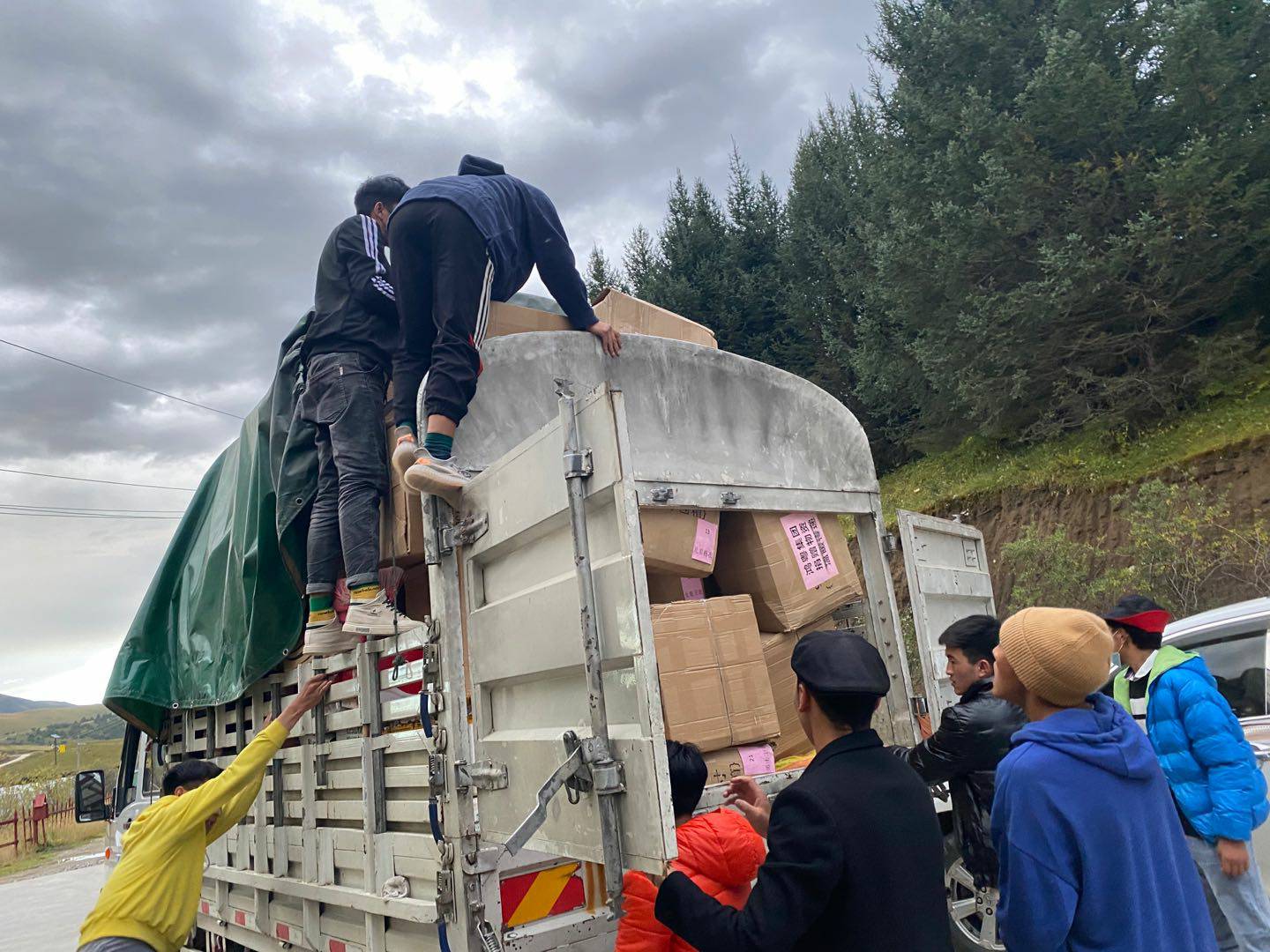 完美web版登录入口-完美(中国)公益回顾丨家国同欢月同圆 温暖满载甘孜州(图5)